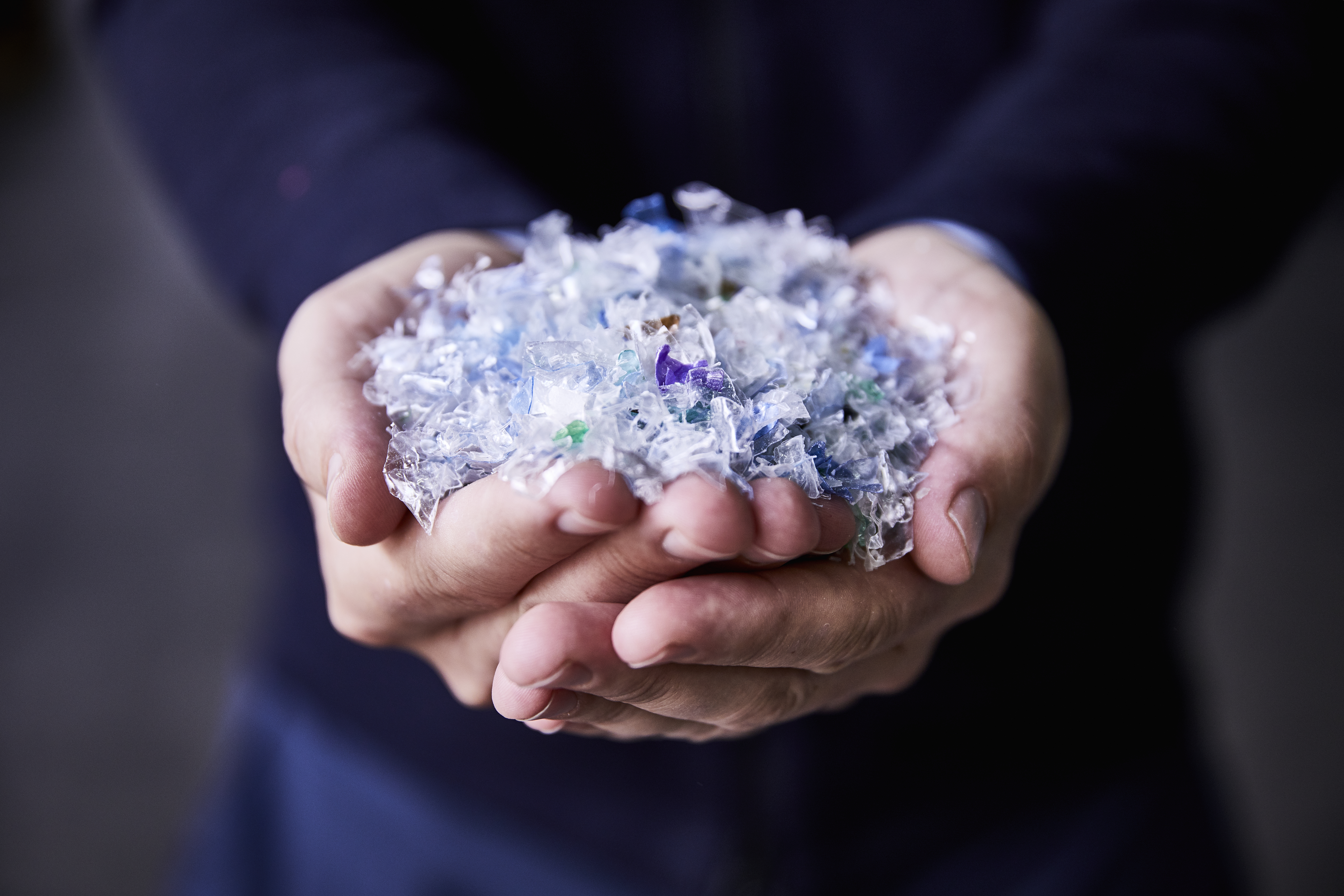 Cirrec_flakes_hands
